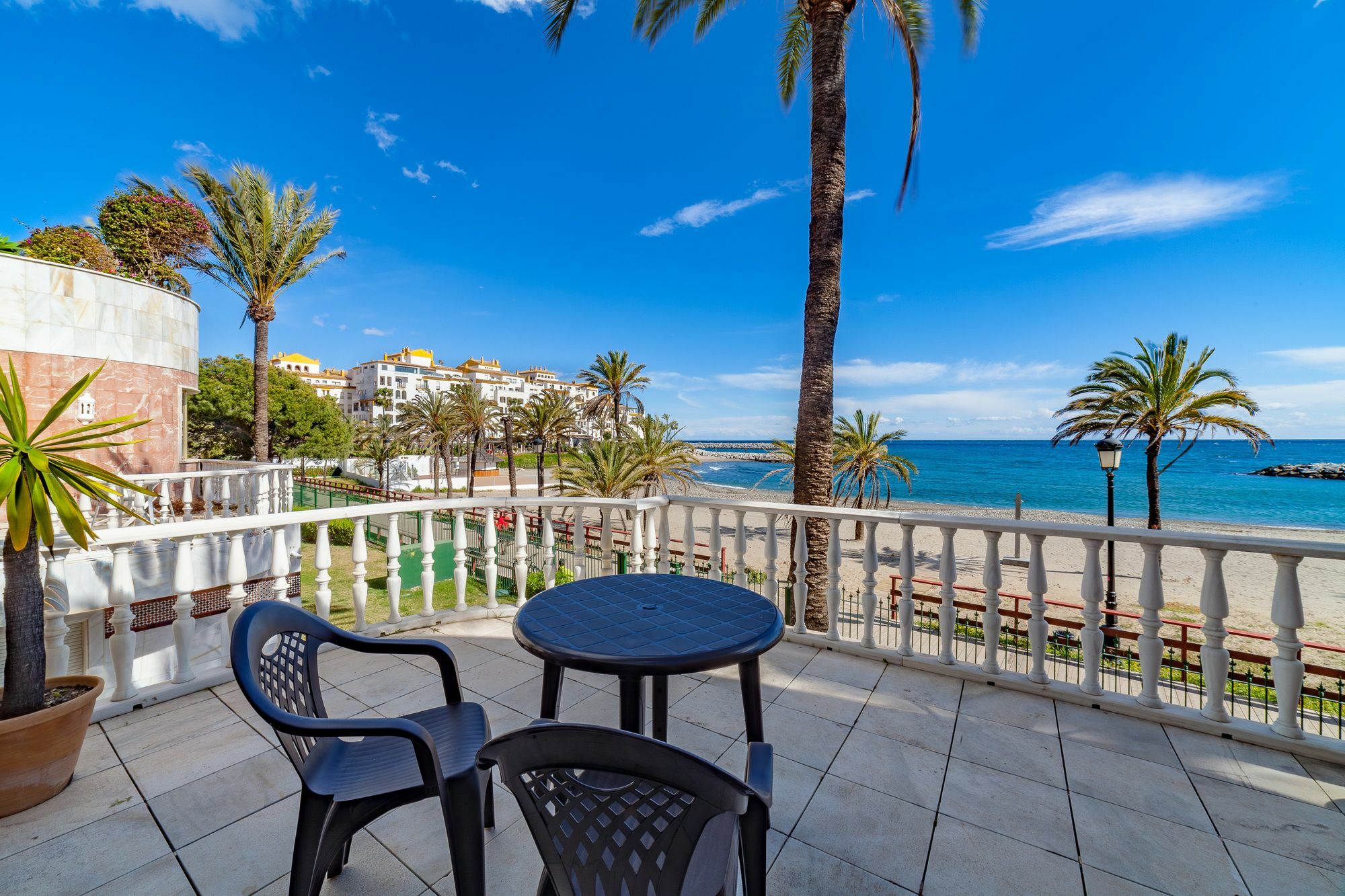 Banus Beach Apartments Marbella Dış mekan fotoğraf